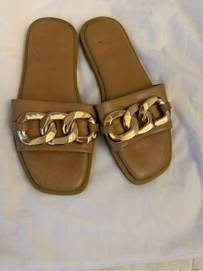 Women's Slide Sandals with Gold Chain Accent - Tan